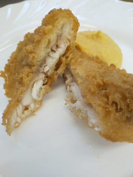 Abadejo-en-tempura-con-hummus-de-garbanzo-y-curcuma-540×720