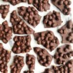 Garbanzos crujientes con chocolate negro
