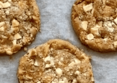 Galletas de judías blancas, chai y chocolate blanco