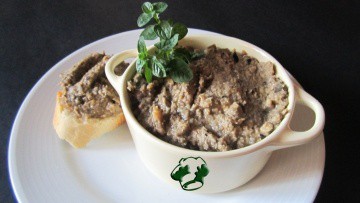 Salsa de garbanzos con aceitunas negras