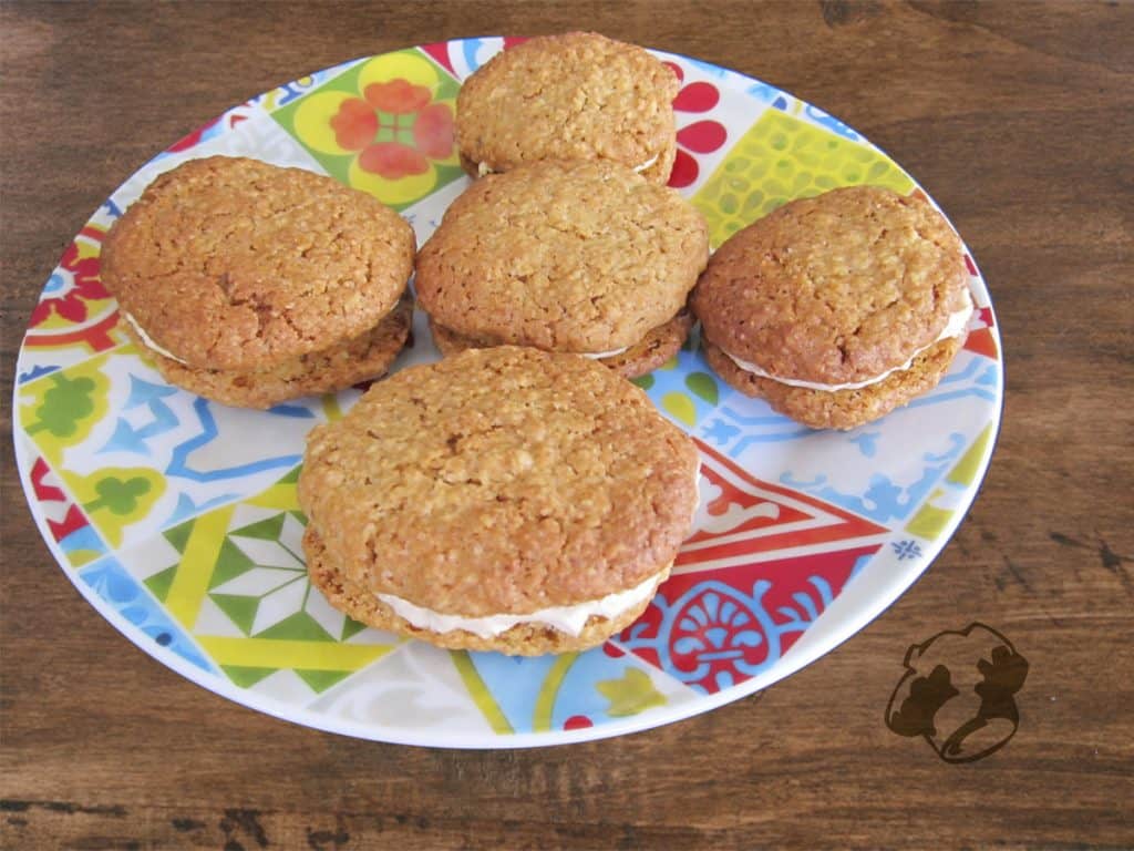 Biscotti di farina di ceci e avena, con ripieno di burro di arachidi