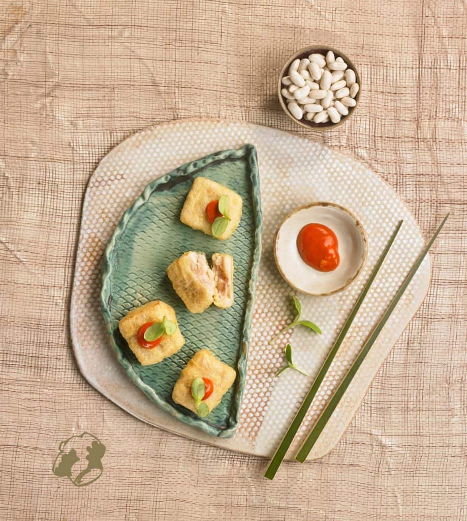 Tempura-de-Tempeh-de-alubia-blanca-con-mayonesa-de-Kimchee-919x1024