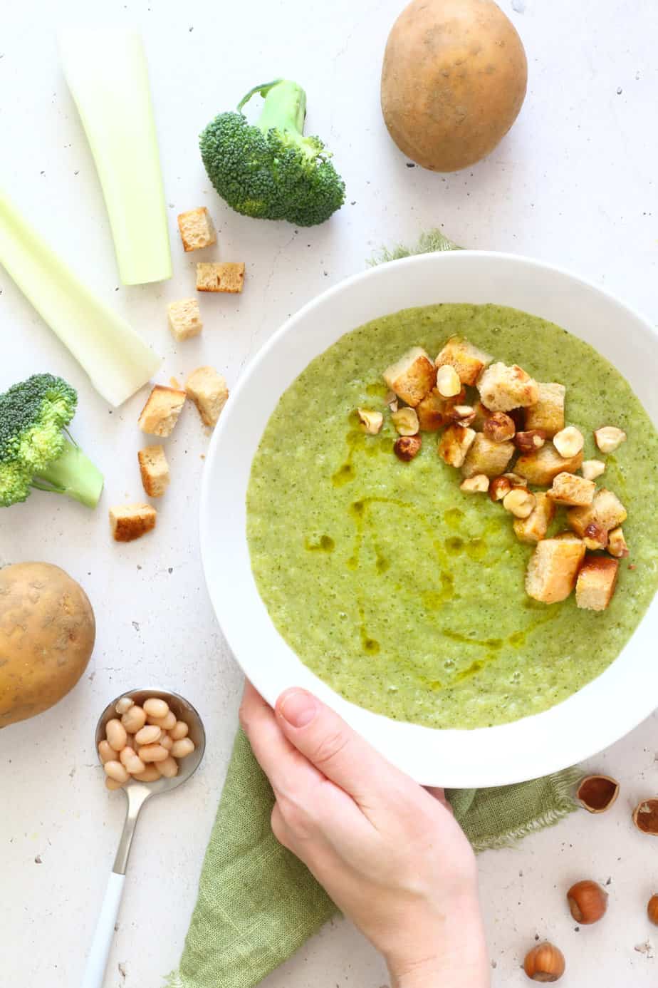 Broccoli and kidney bean soup