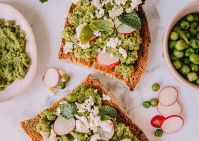 Pea bruschetta with mint