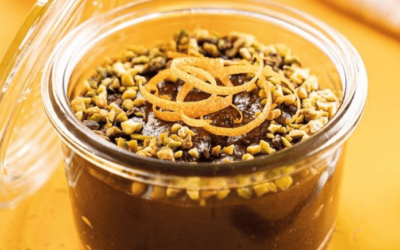 Nachspeise aus weissen Bohnen mit Carob und Orangen